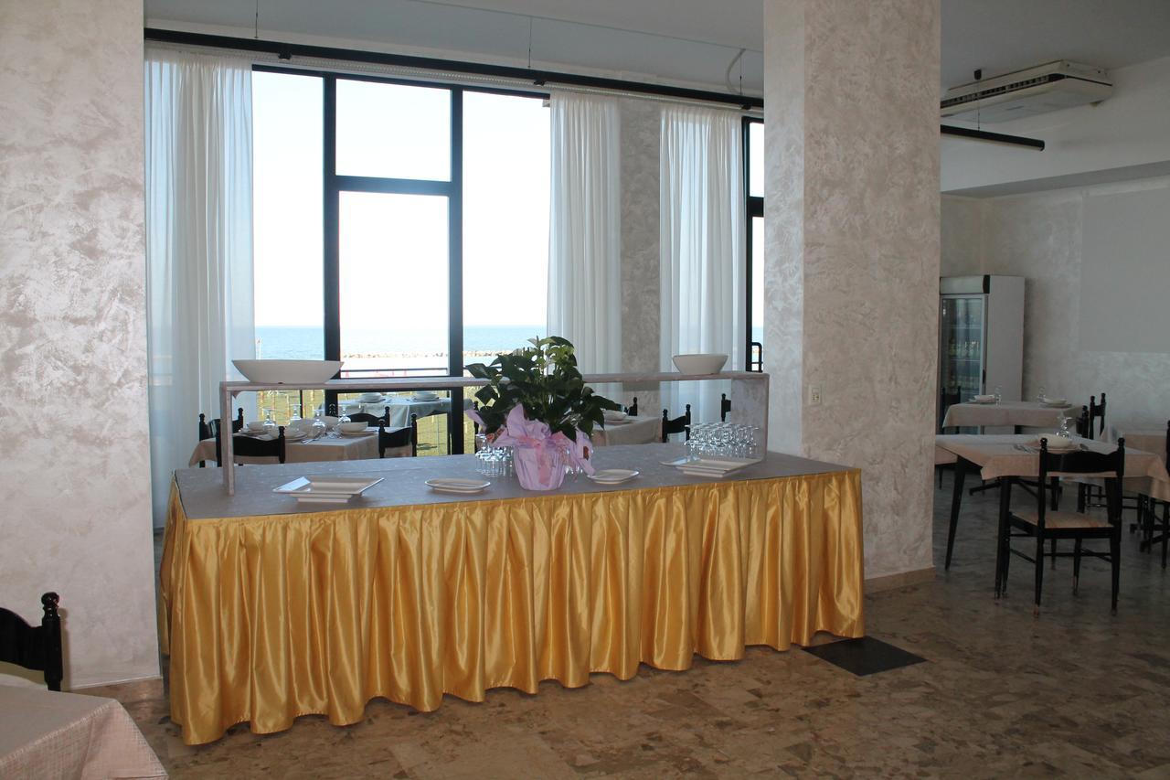 Hotel Gin Ріміні Екстер'єр фото