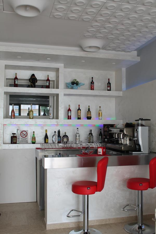 Hotel Gin Ріміні Екстер'єр фото