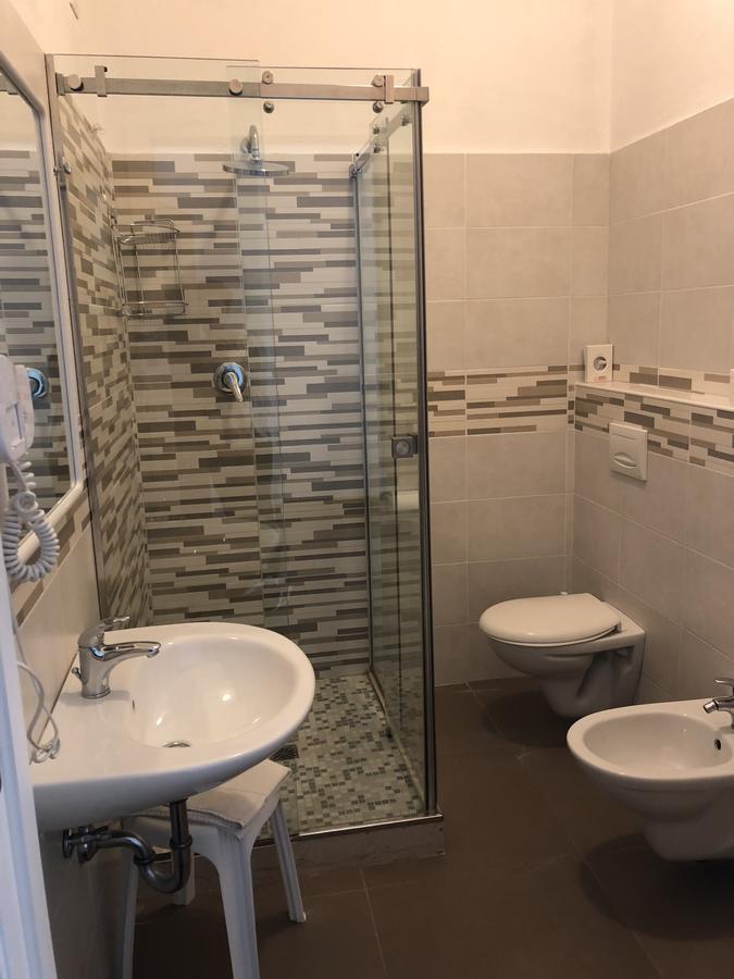 Hotel Gin Ріміні Екстер'єр фото