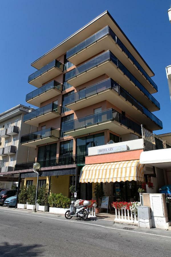 Hotel Gin Ріміні Екстер'єр фото